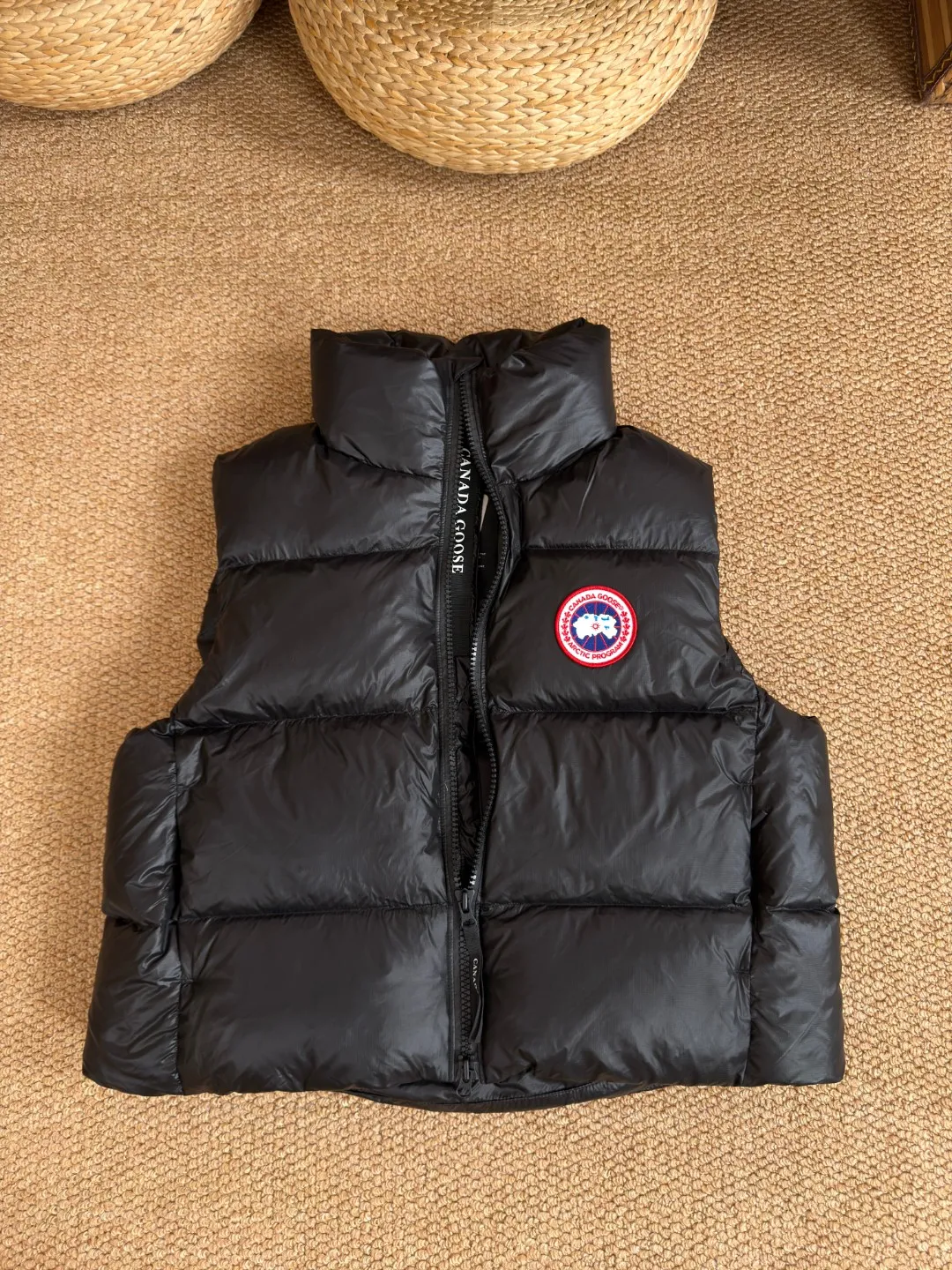 🇨🇦Canada Goose&ldquo;加拿大鹅&rdquo;🇨🇦 林孝埈同款经典大格子蓬松马甲 𝑪𝒚𝒑𝒓𝒆𝒔𝒔系列 2257WB 尺码：𝑿𝑺~𝑿𝑳 配色：黑色、黑色黑标、卡其棕、白色、白色红标、蒂芙尼蓝、玫红色