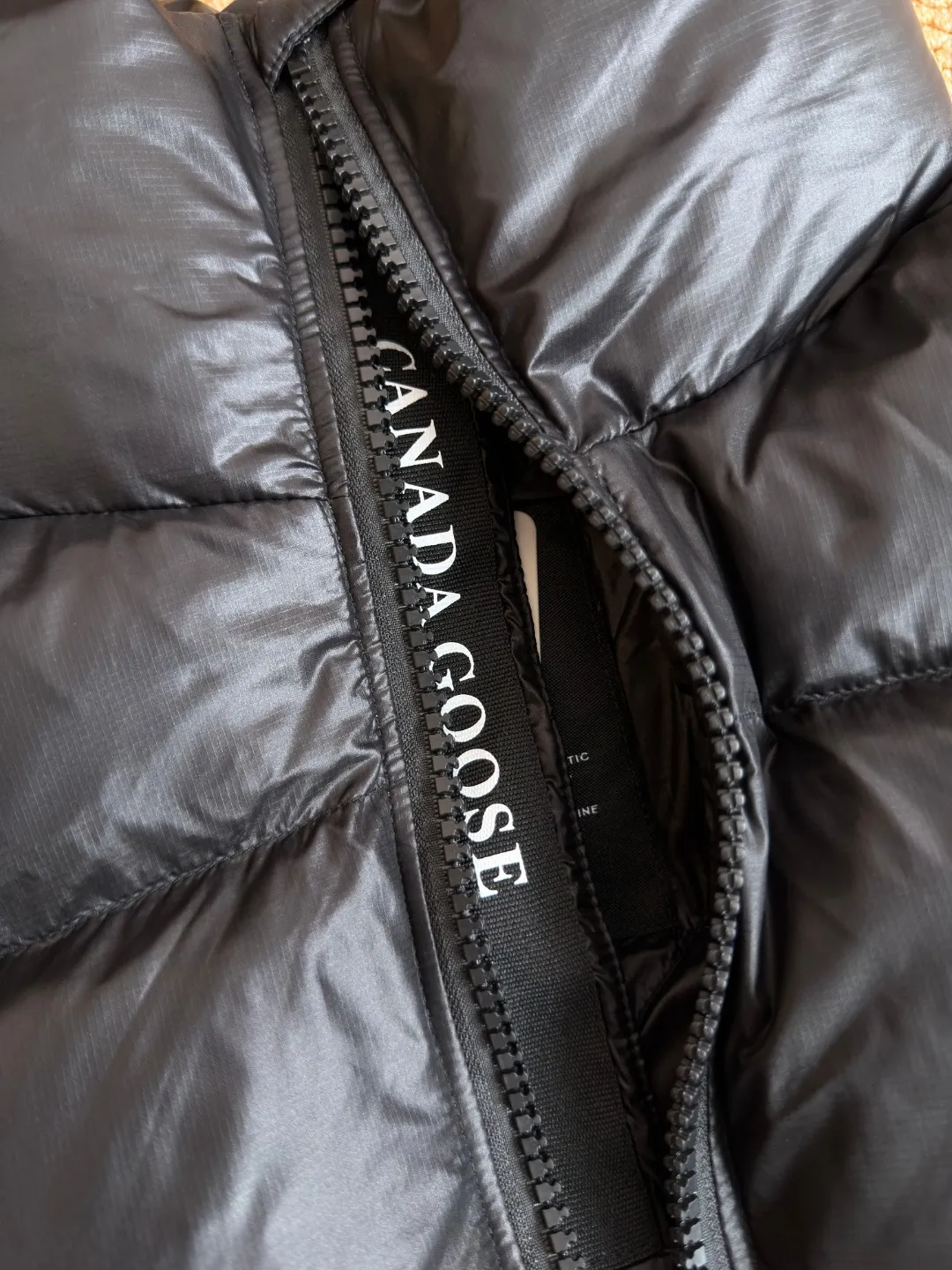 🇨🇦Canada Goose“加拿大鹅”🇨🇦 林孝埈同款经典大格子蓬松马甲 𝑪𝒚𝒑𝒓𝒆𝒔𝒔系列 2257WB 尺码:𝑿𝑺~𝑿𝑳 配色:黑色、黑色黑标、卡其棕、白色、白色红标、蒂芙尼蓝、玫红色