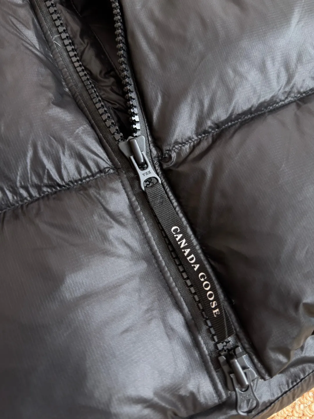 🇨🇦Canada Goose&ldquo;加拿大鹅&rdquo;🇨🇦 林孝埈同款经典大格子蓬松马甲 𝑪𝒚𝒑𝒓𝒆𝒔𝒔系列 2257WB 尺码：𝑿𝑺~𝑿𝑳 配色：黑色、黑色黑标、卡其棕、白色、白色红标、蒂芙尼蓝、玫红色