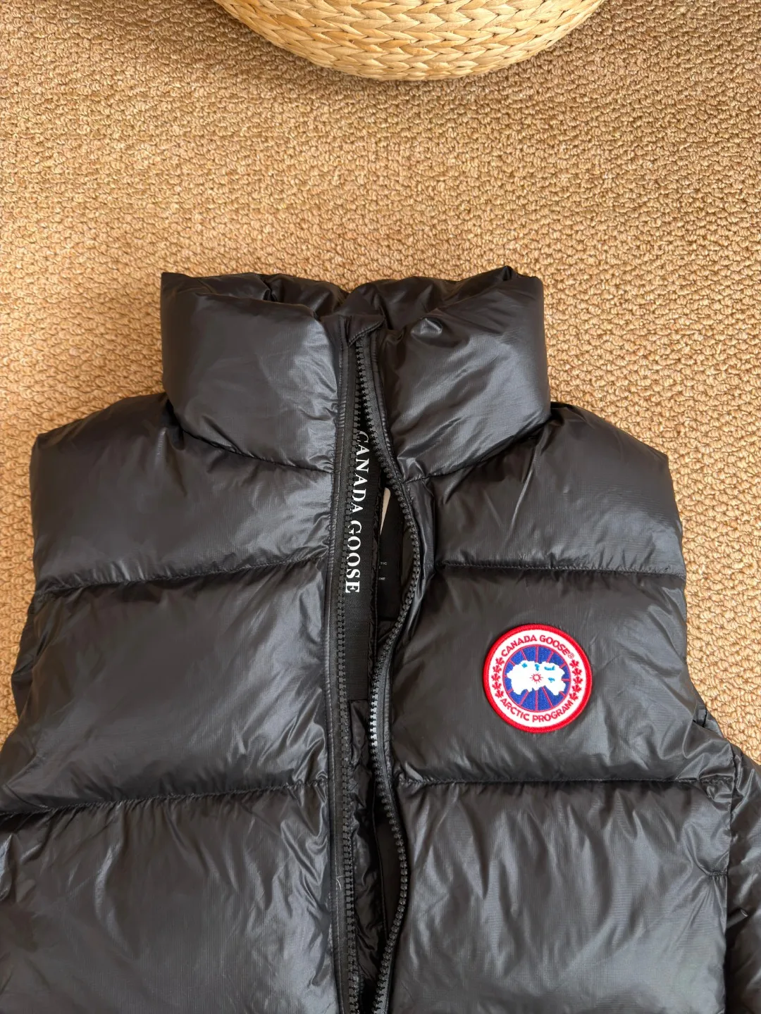 🇨🇦Canada Goose&ldquo;加拿大鹅&rdquo;🇨🇦 林孝埈同款经典大格子蓬松马甲 𝑪𝒚𝒑𝒓𝒆𝒔𝒔系列 2257WB 尺码：𝑿𝑺~𝑿𝑳 配色：黑色、黑色黑标、卡其棕、白色、白色红标、蒂芙尼蓝、玫红色